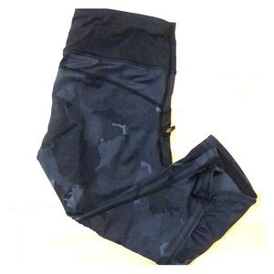 Like new!  Lululemon Cropped Camo!